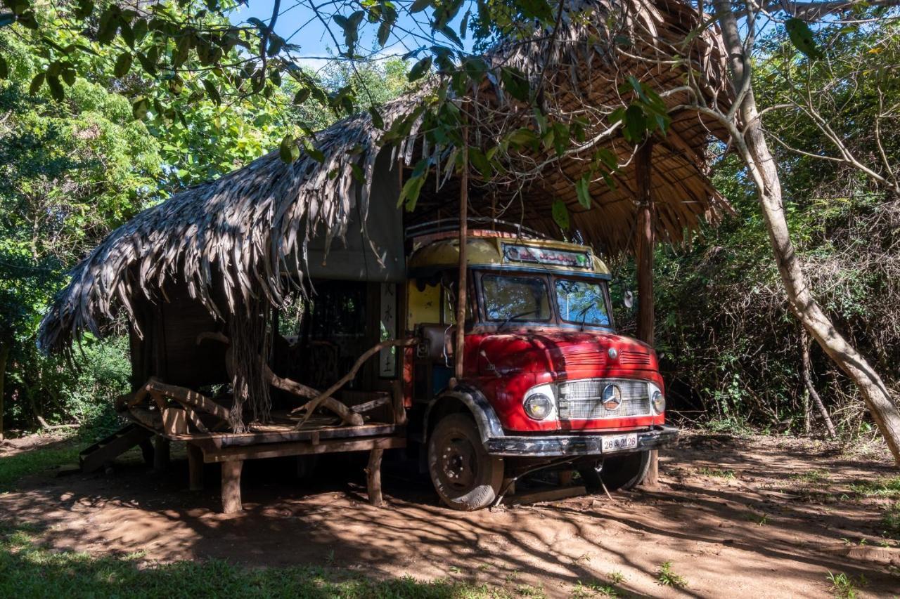 Banyan Camp Villa Hambegamuwa Exterior photo